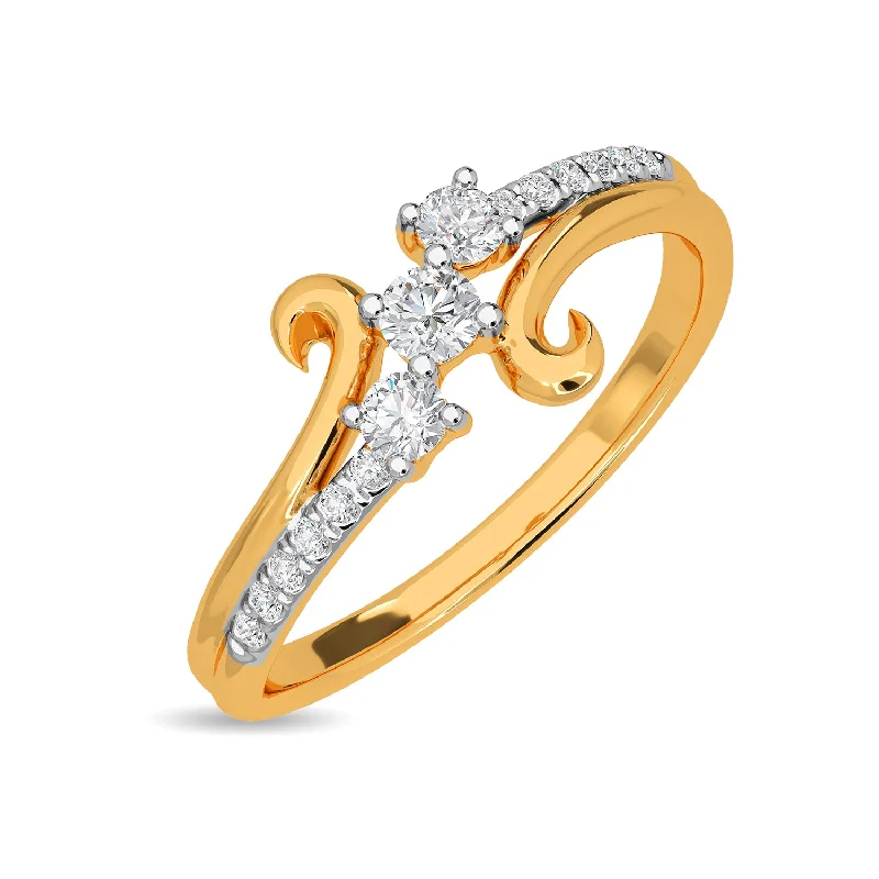 Clara Curve Ring