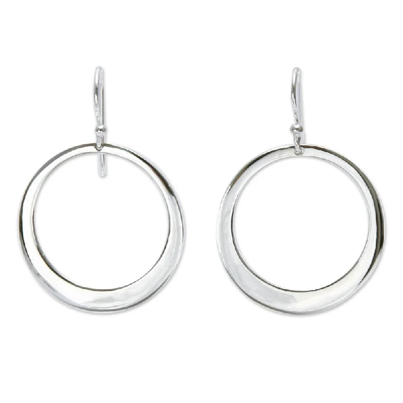 Handmade Sterling Silver Perfect Moon Dangle Earrings (Peru)