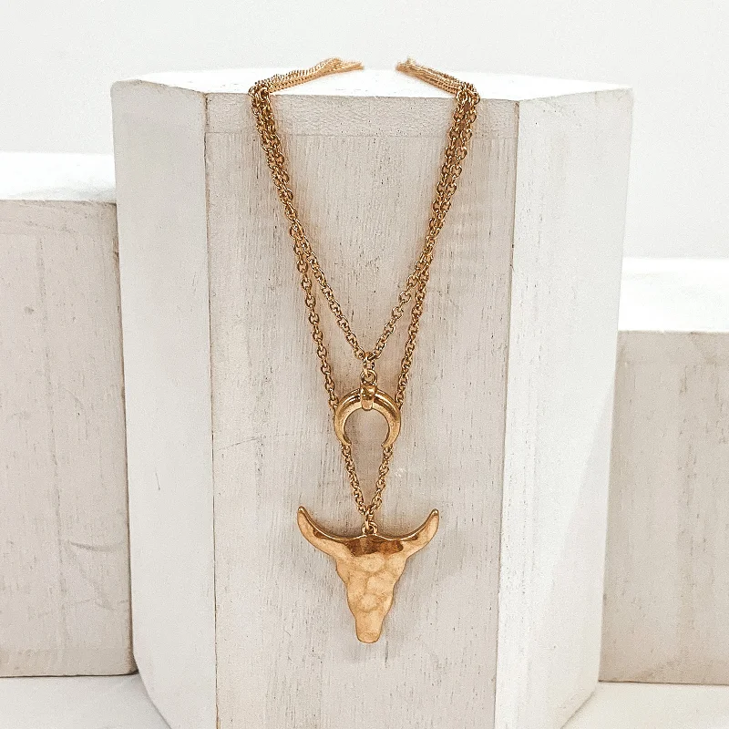 Layered Bull Pendant Chain Necklace in Gold