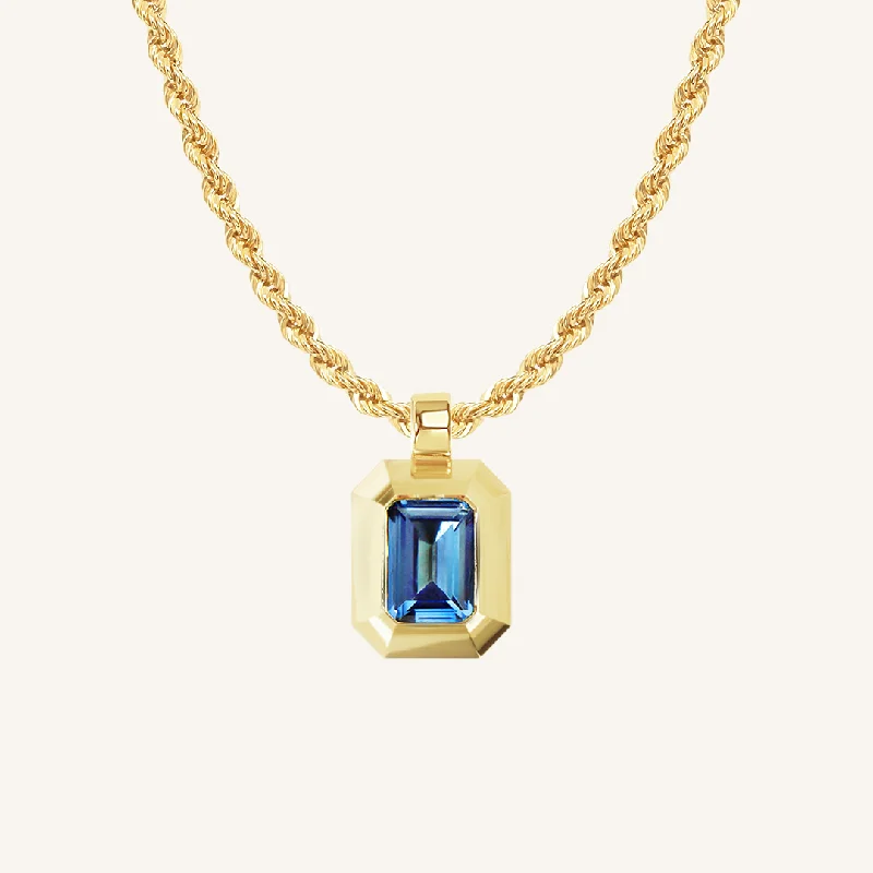 Royale Pendant Necklace