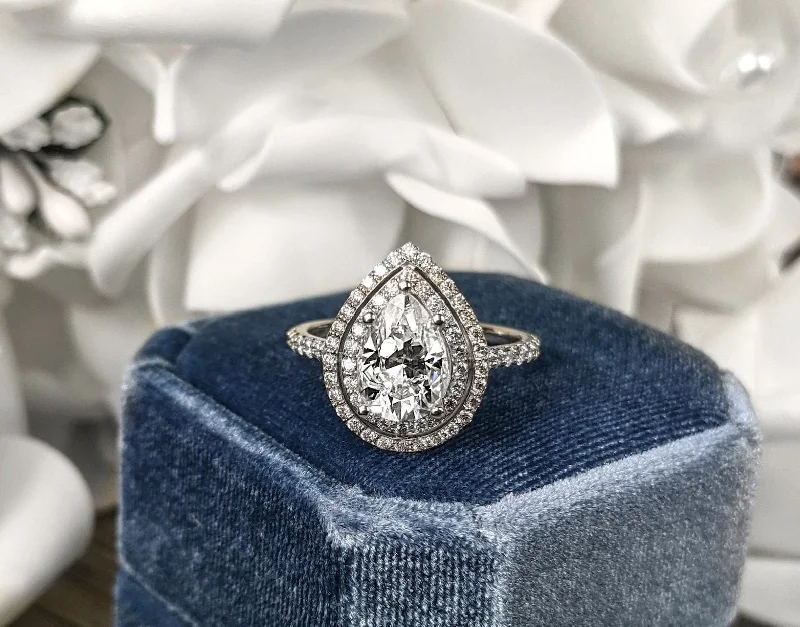 Franny No. 1 Moissanite Ring